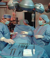 Imagen del quirófano durante una cirugía.